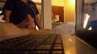 Maid come in for the quick cum show - porn video