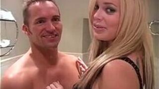 Alicia in the bathroom - porn video
